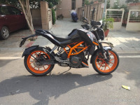 Black KTM Duke 390