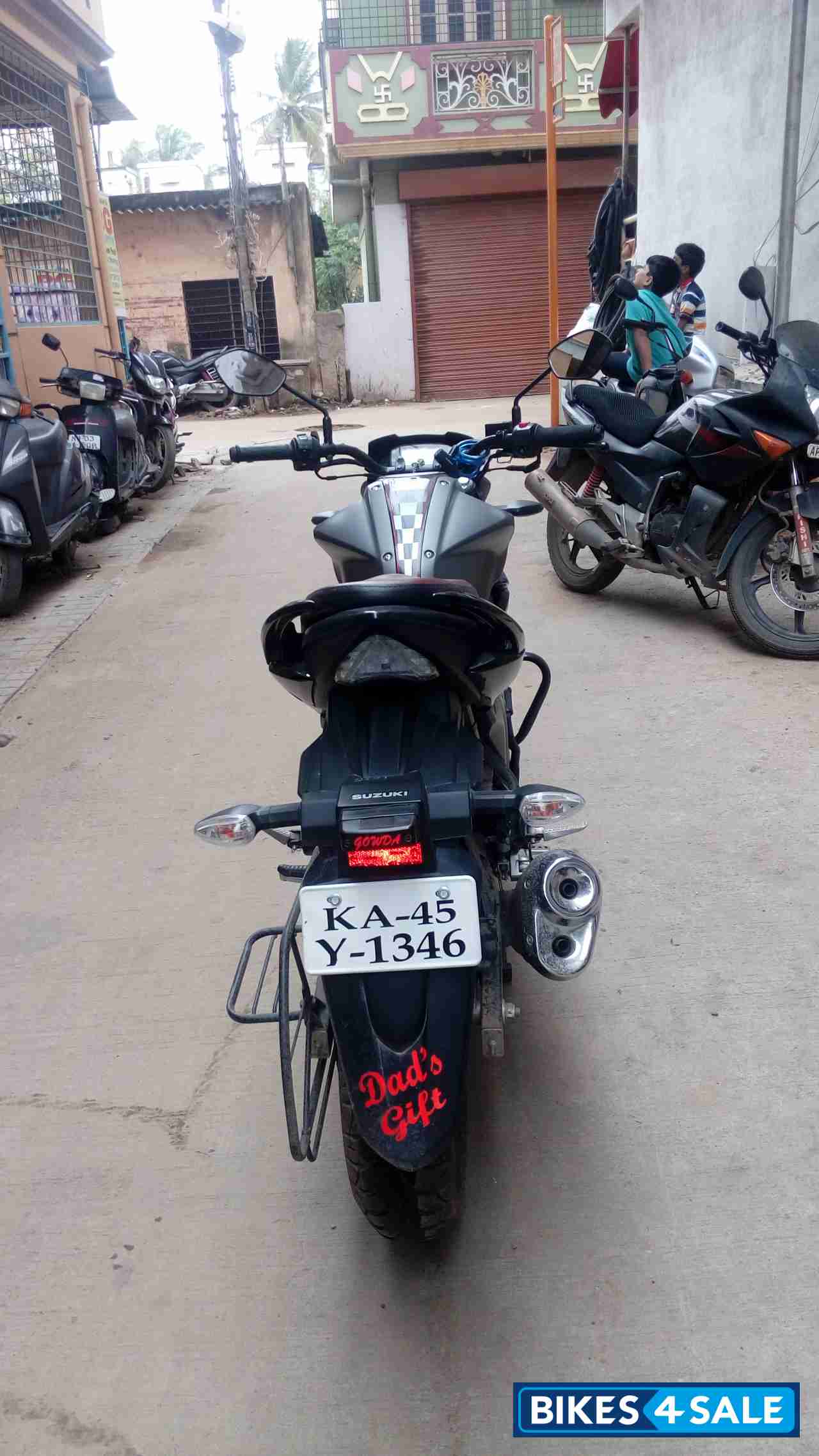 Grey Suzuki Gixxer SP