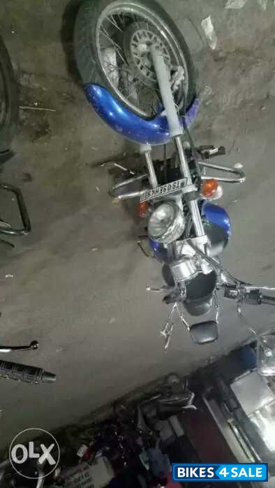 Blue Bajaj Avenger Cruise 220