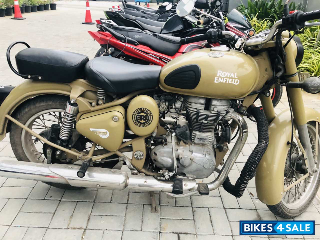 Royal Enfield Classic Desert Storm Royal Enfield Classic Desert Storm