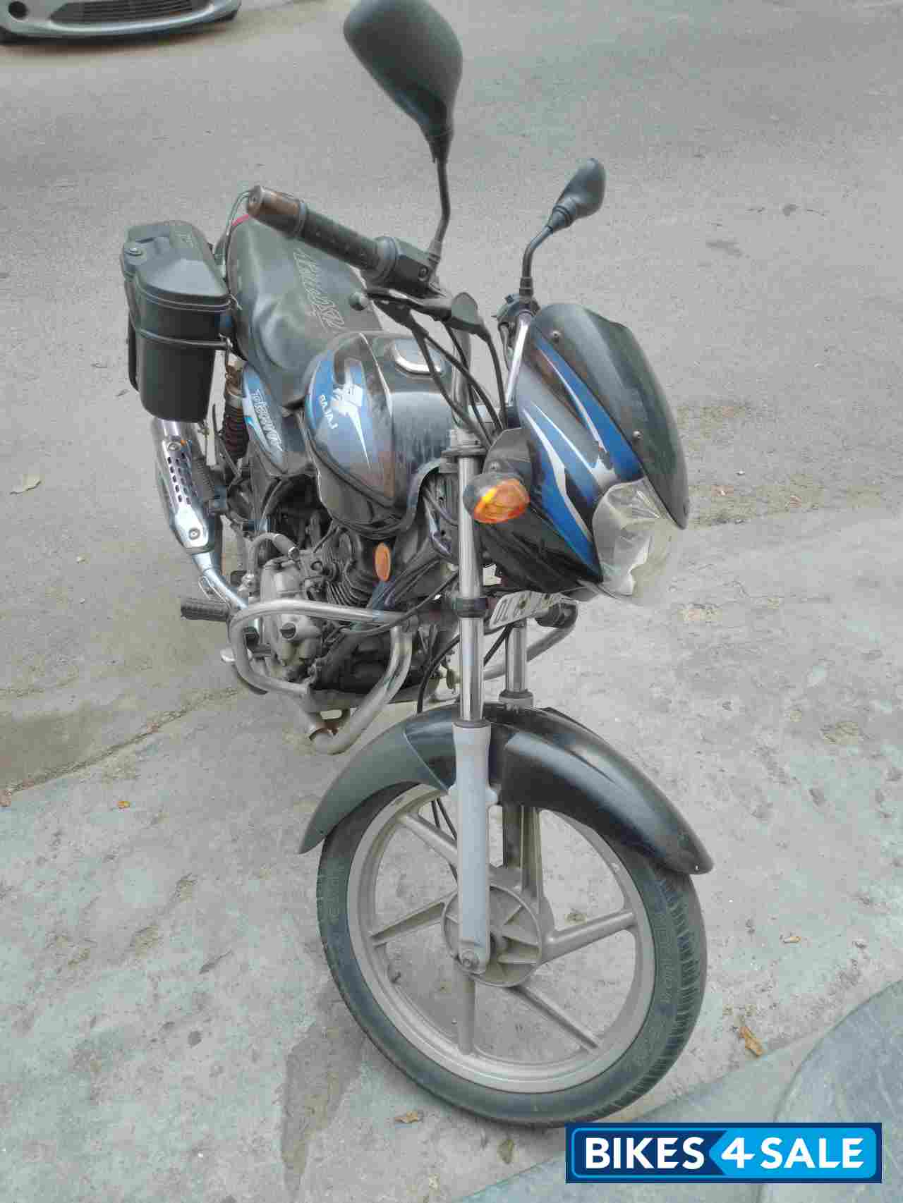 Blue/black Bajaj Discover DTSi 125