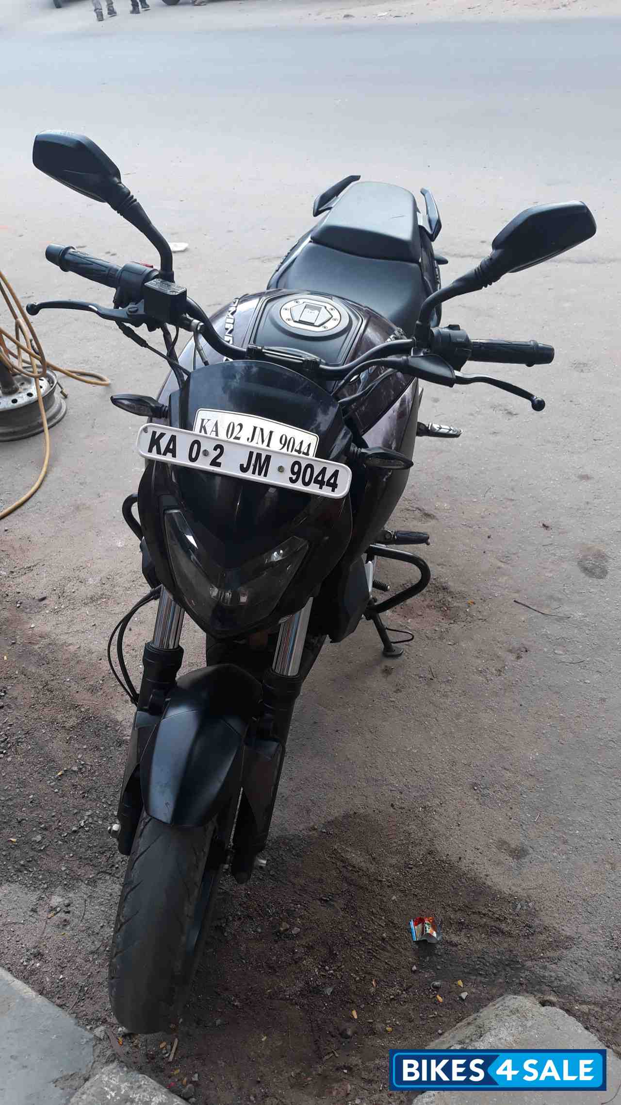 Plumred Bajaj Dominar 400