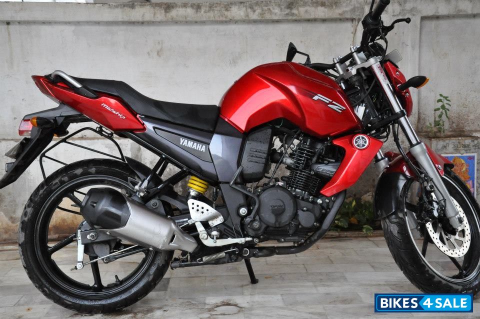 Red Yamaha FZ16