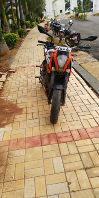 Orange KTM Duke 200
