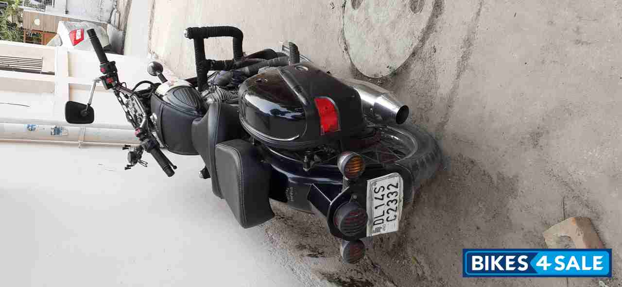 Black Royal Enfield Classic 350 Black Royal Enfield Classic 350