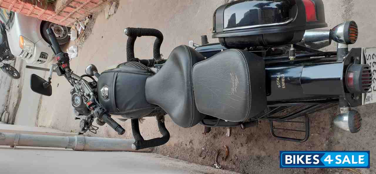 Black Royal Enfield Classic 350 Black Royal Enfield Classic 350