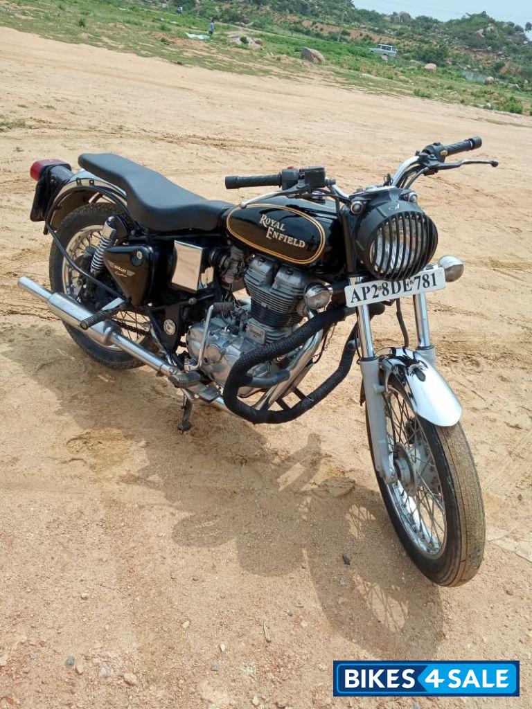 Black Royal Enfield Bullet 350 Twinspark
