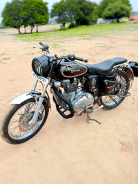 Black Royal Enfield Bullet 350 Twinspark