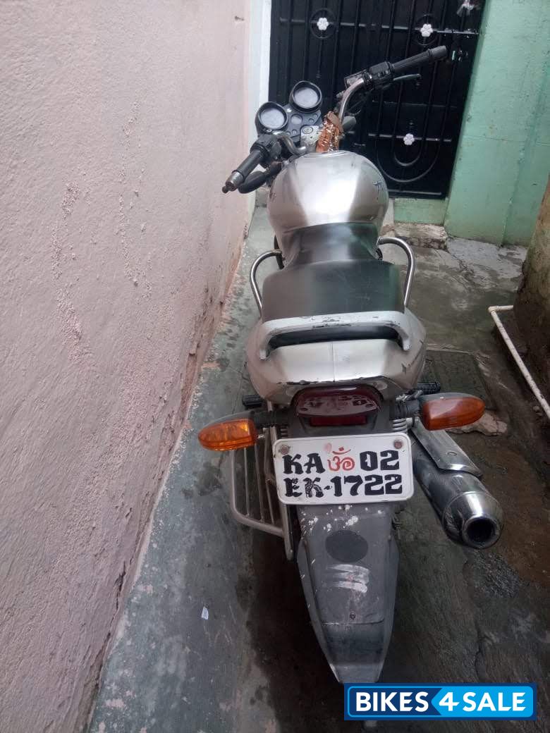 Bajaj Pulsar 150 Round Headlight