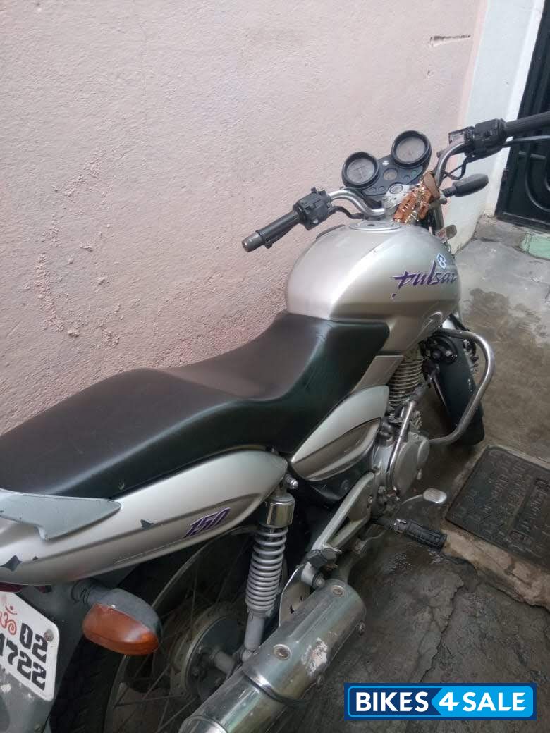 Bajaj Pulsar 150 Round Headlight