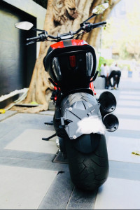 Carbon Red Ducati Diavel Carbon
