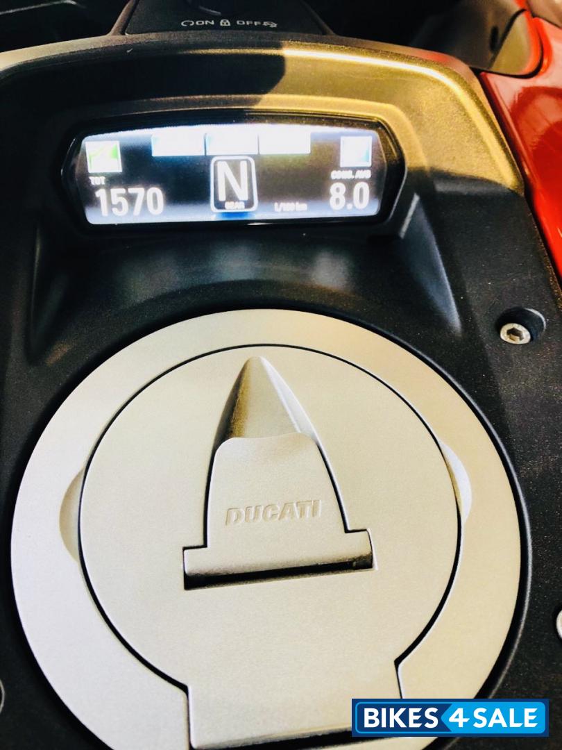 Carbon Red Ducati Diavel Carbon