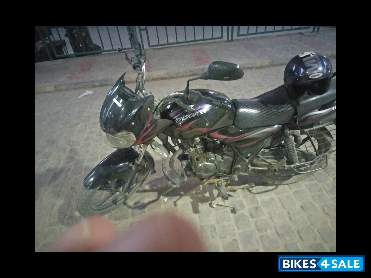 Black Bajaj Discover DTSi 125