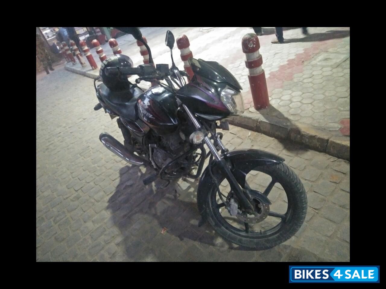 Black Bajaj Discover DTSi 125
