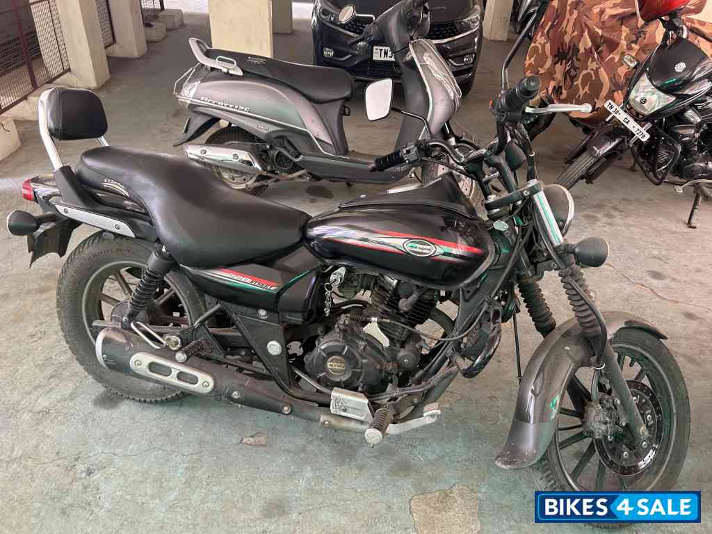 Black Bajaj Avenger Street 220