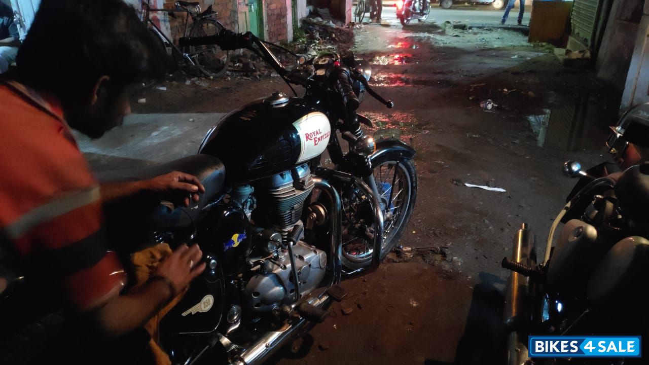 Black Royal Enfield Classic 350