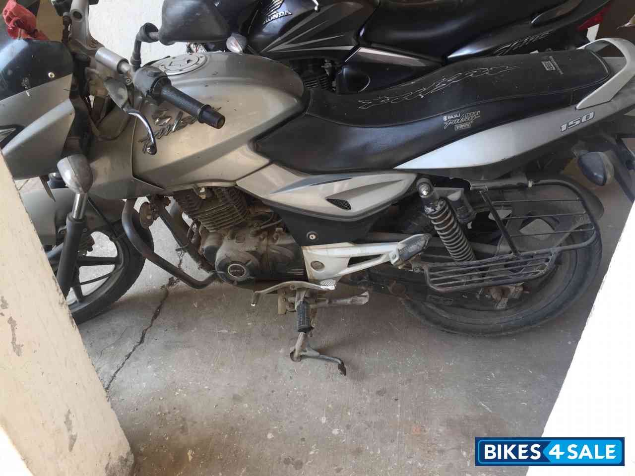 Silver Bajaj Pulsar 150 DTSi