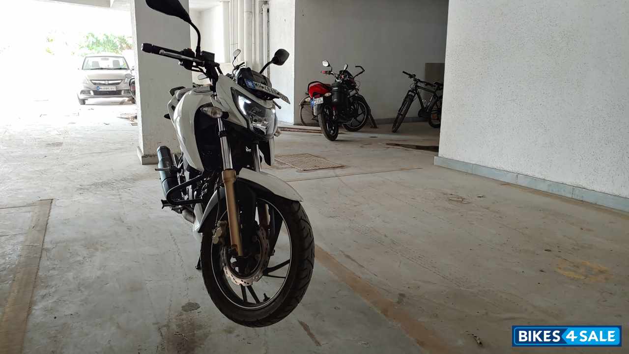 TVS Apache RTR 200 4V