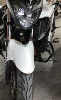 White Yamaha FZ25