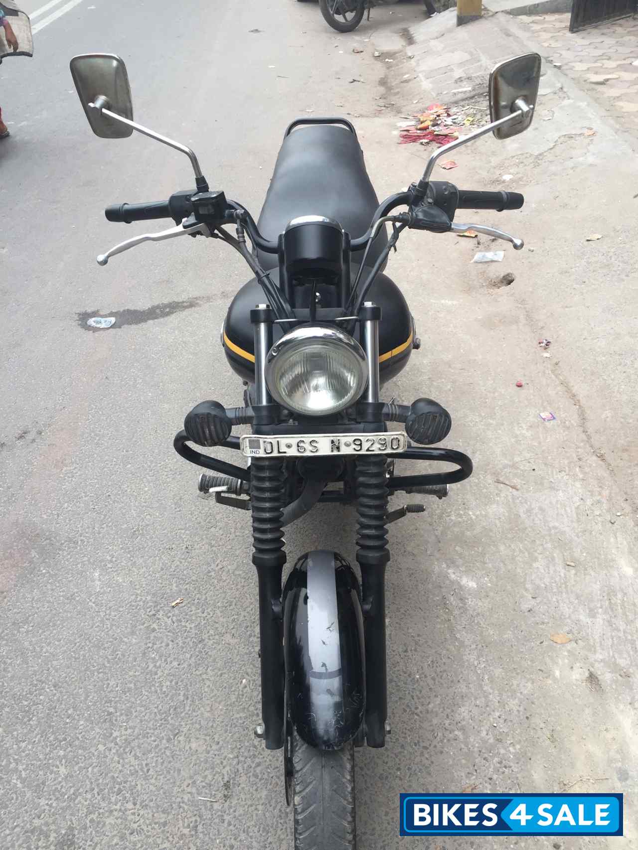 Blue Bajaj Avenger Street 150