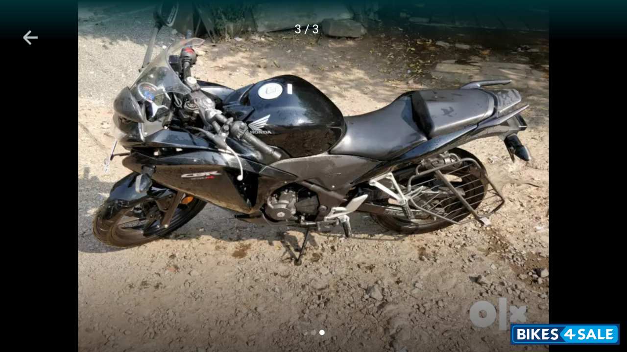 Black Honda CBR 250R