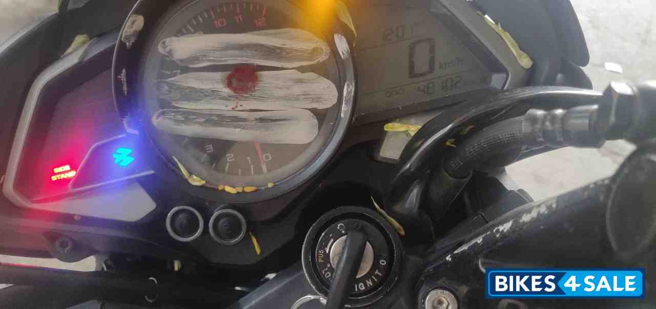 Black Bajaj Pulsar 200 NS