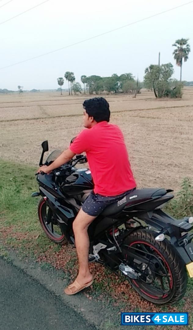 Gl. Sparkle Black Suzuki Gixxer SF Fi