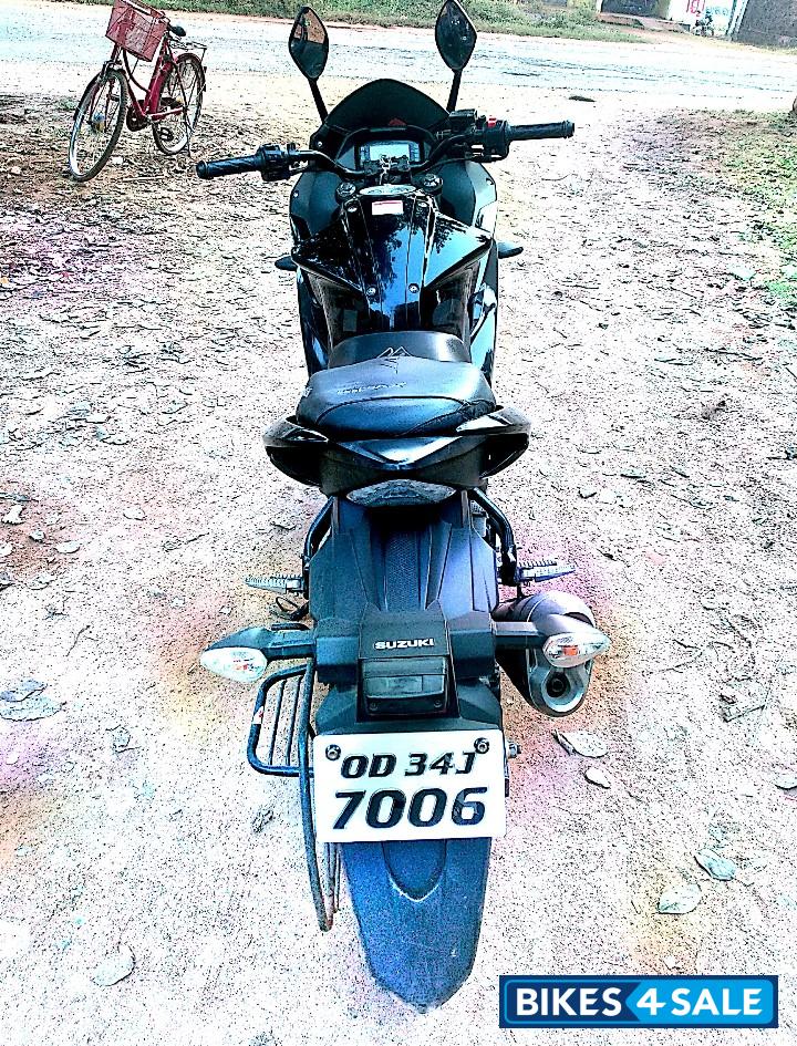 Gl. Sparkle Black Suzuki Gixxer SF Fi