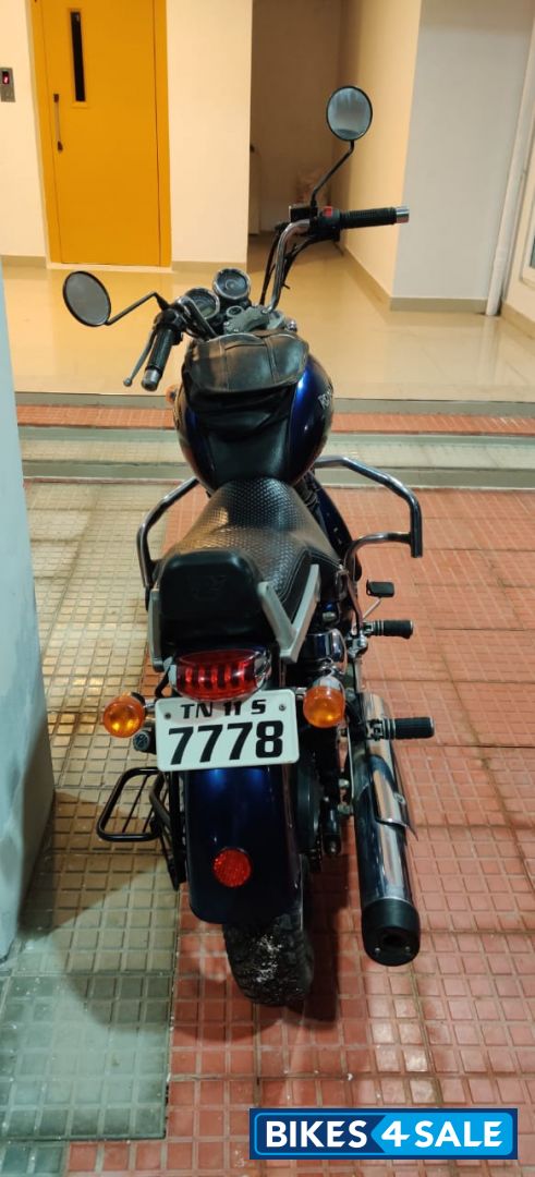 Blue Royal Enfield Thunderbird 350 Blue Royal Enfield Thunderbird 350