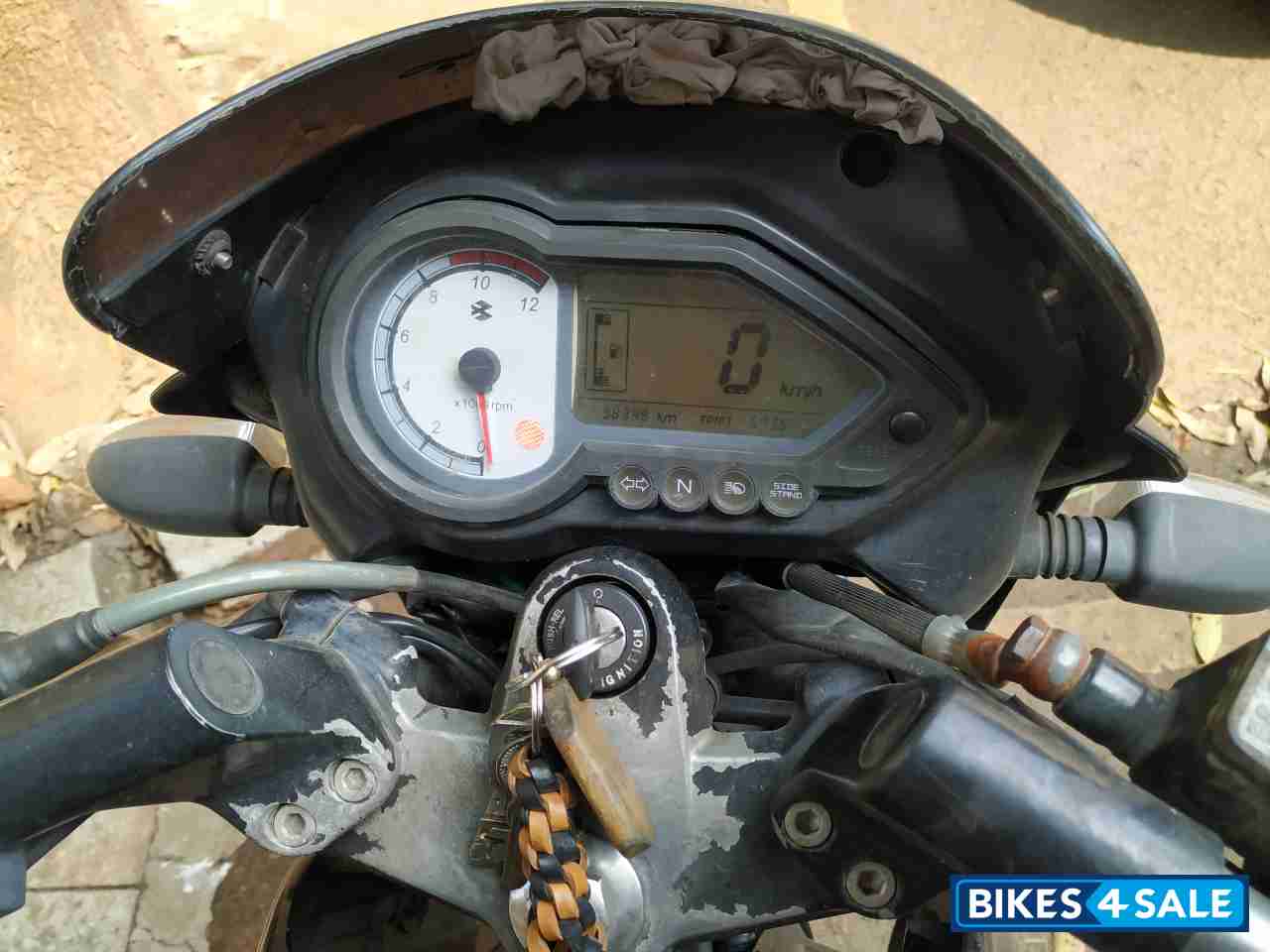 Black Bajaj Pulsar 180 DTSi