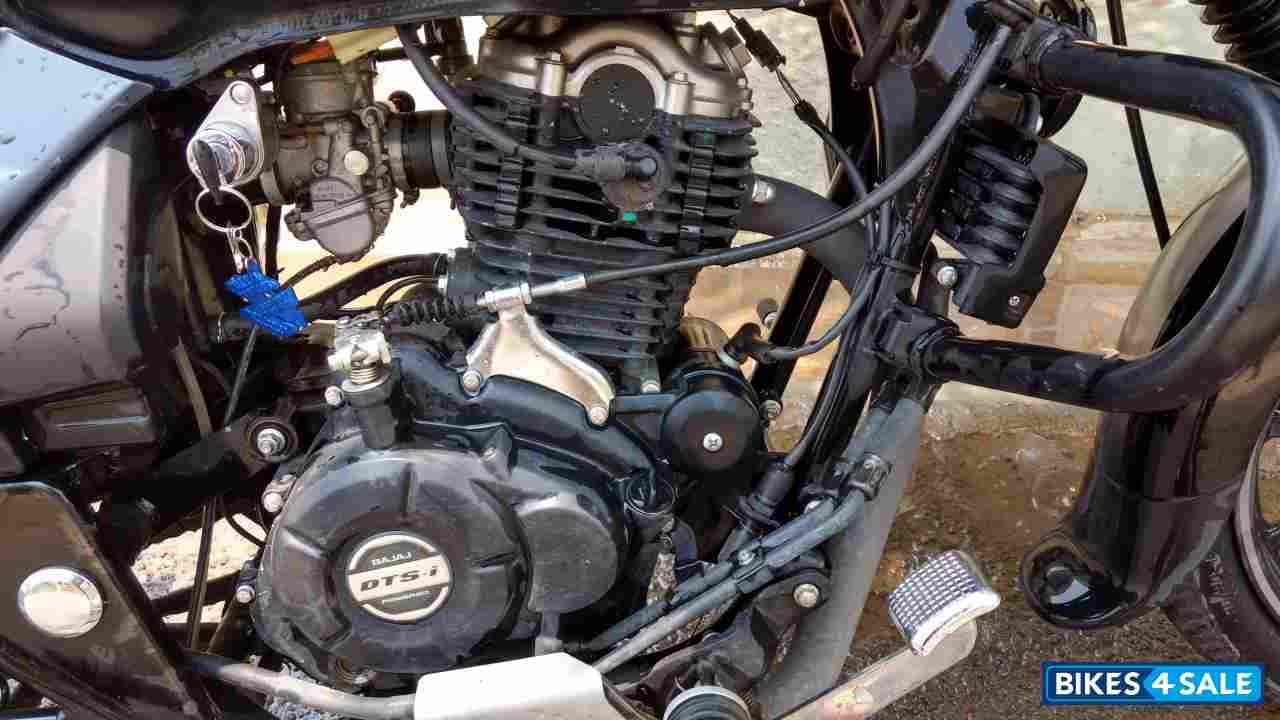 Matt Black Bajaj Avenger Street 220