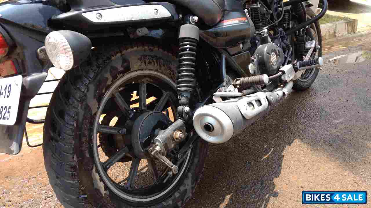 Matt Black Bajaj Avenger Street 220