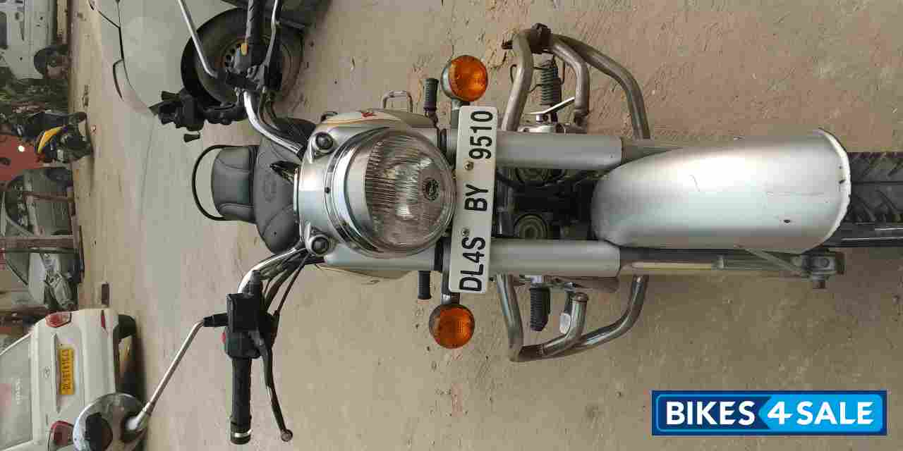Silver Royal Enfield Classic 350 Silver Royal Enfield Classic 350