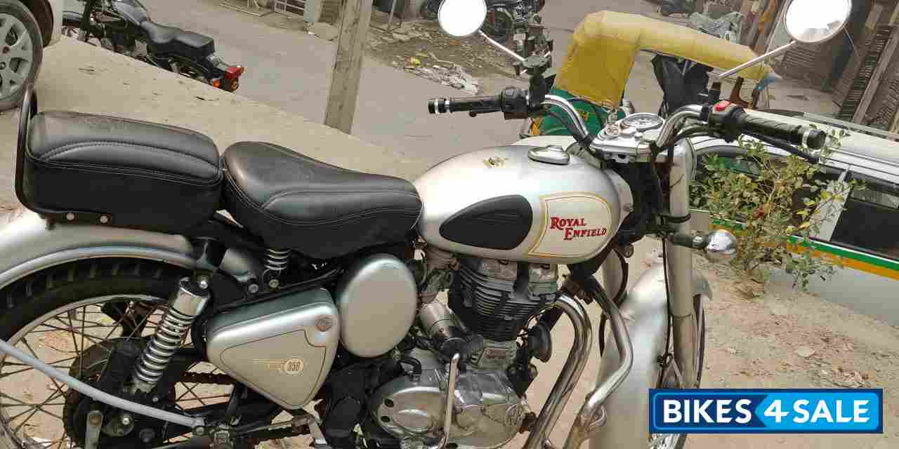 Silver Royal Enfield Classic 350 Silver Royal Enfield Classic 350