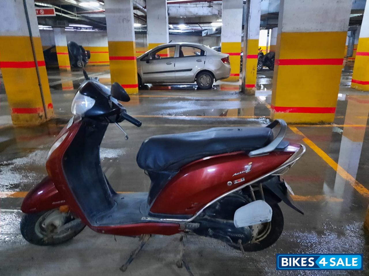 Dark Red Honda Activa i Dark Red Honda Activa i