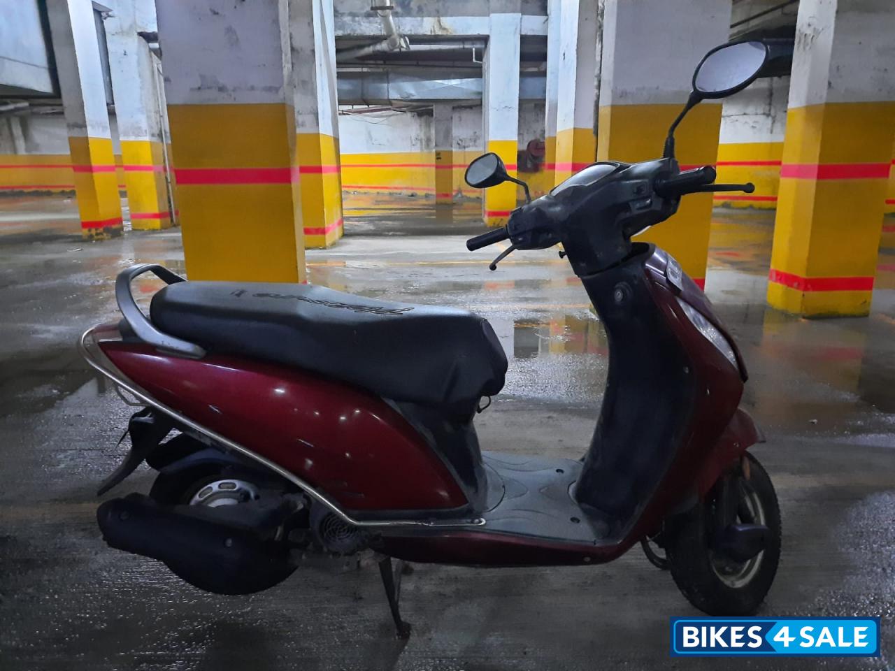 Dark Red Honda Activa i Dark Red Honda Activa i