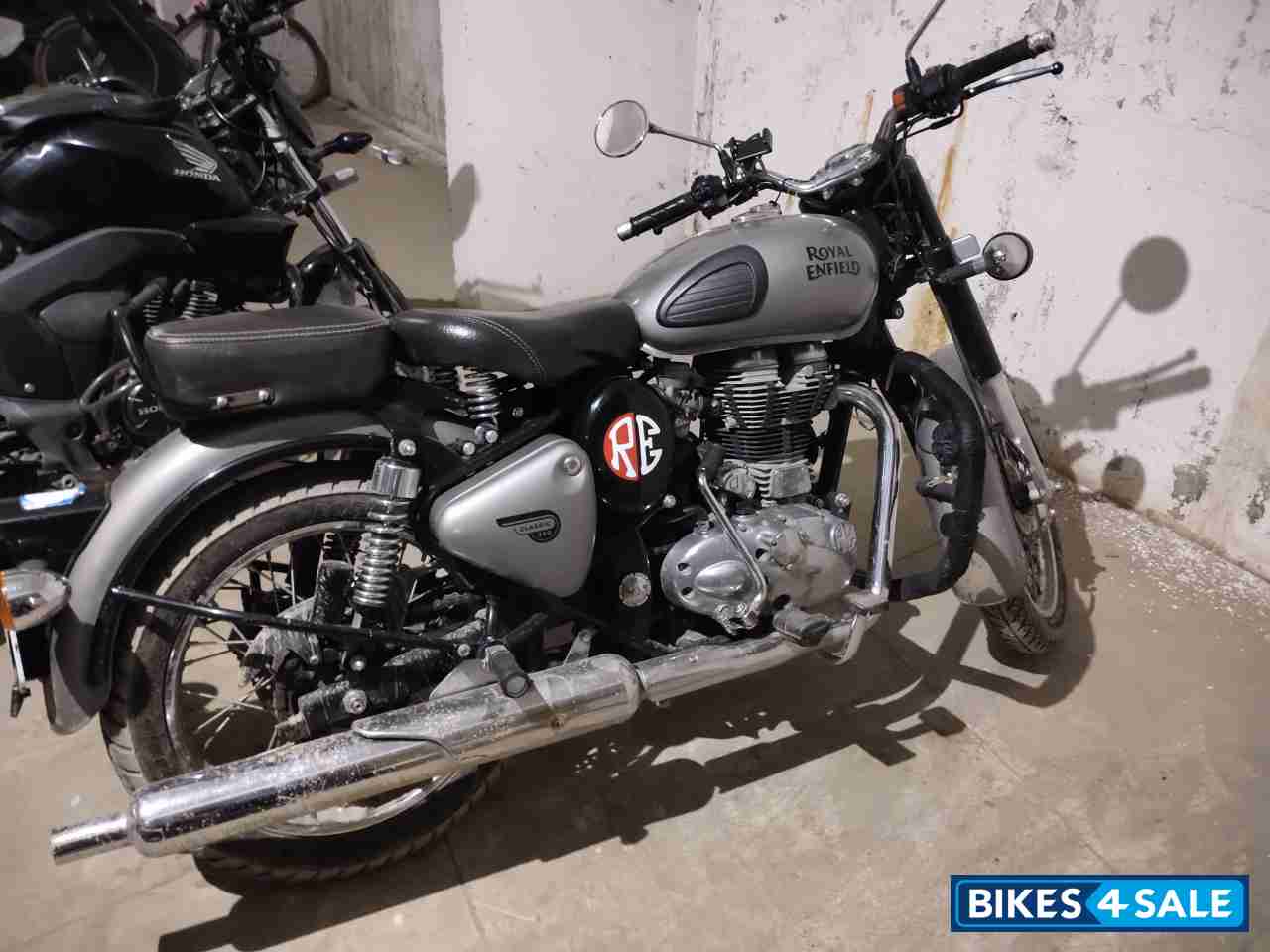 Gun Metal Royal Enfield Classic Gunmetal Grey