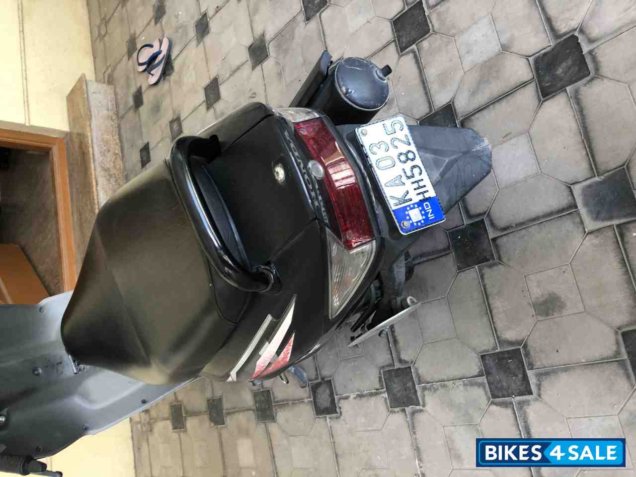 Black Honda Dio