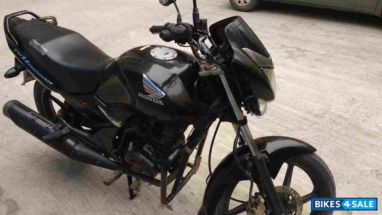 Black Honda CB Unicorn
