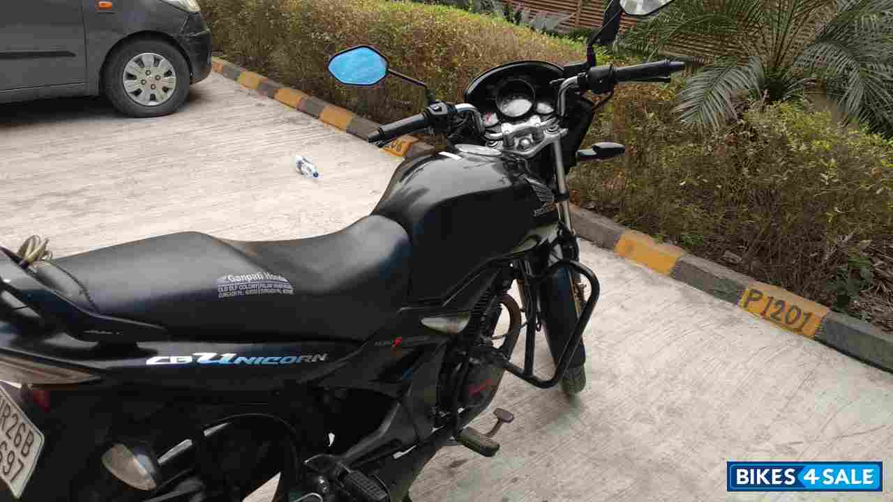 Black Honda CB Unicorn