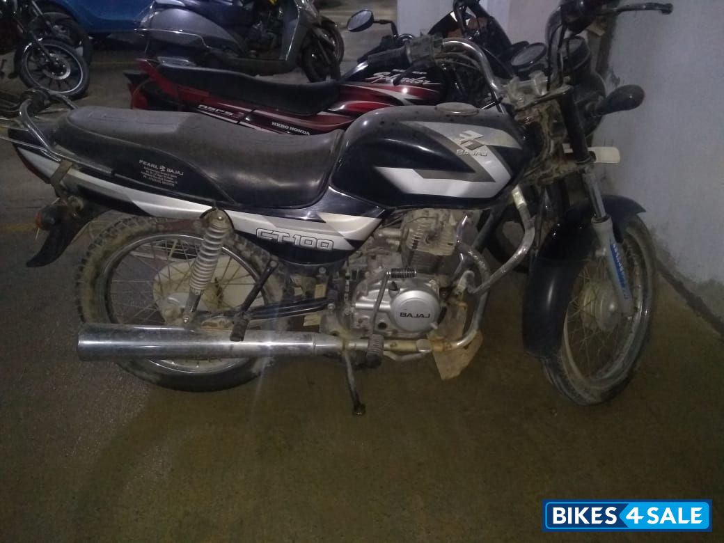 Black Bajaj CT 100