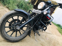 Black Bajaj Avenger Street 220