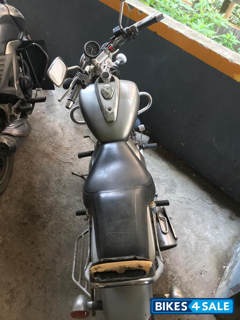 Bajaj Avenger 220 DTS-i