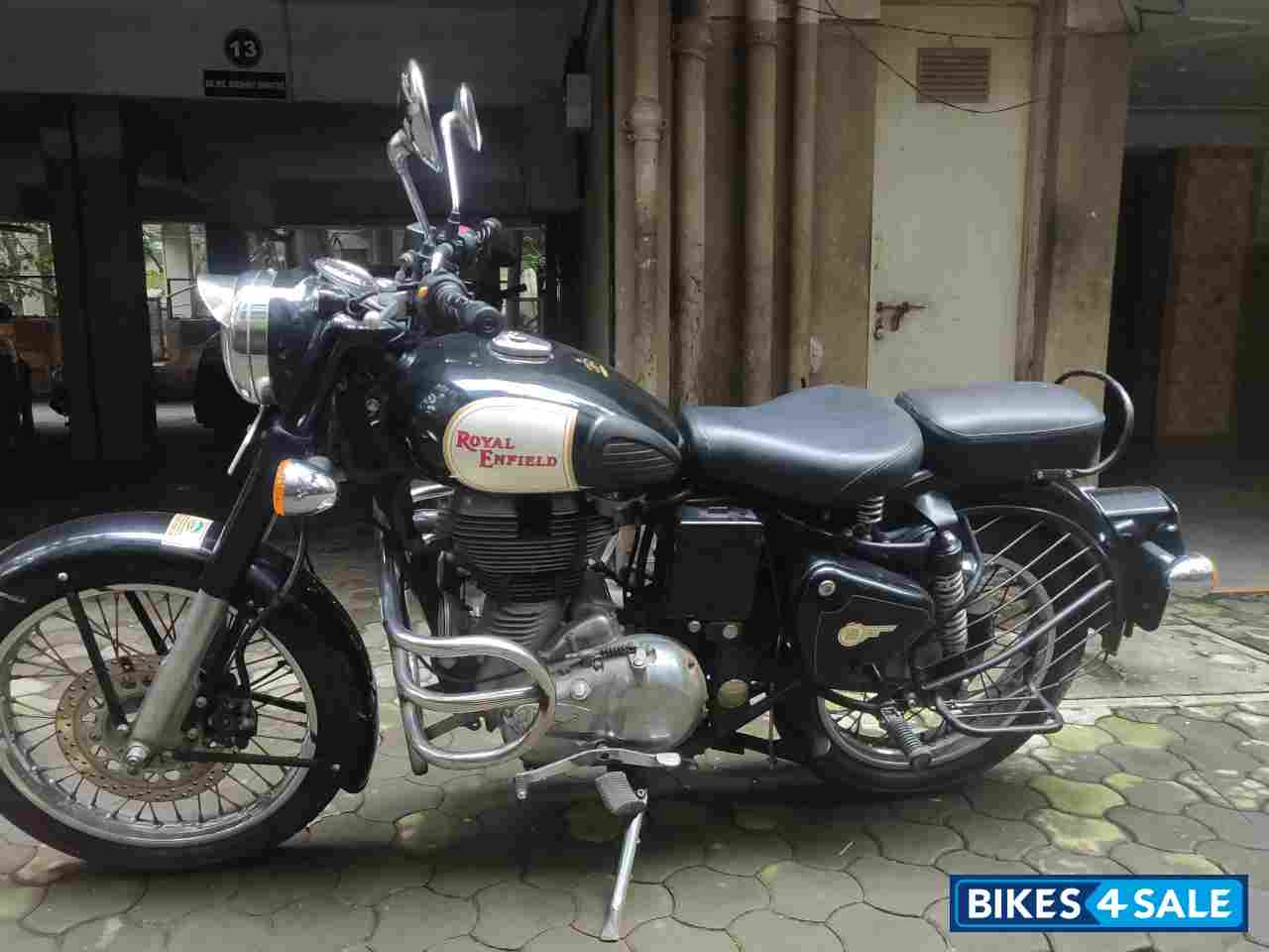 Black Royal Enfield Classic 500 Black Royal Enfield Classic 500