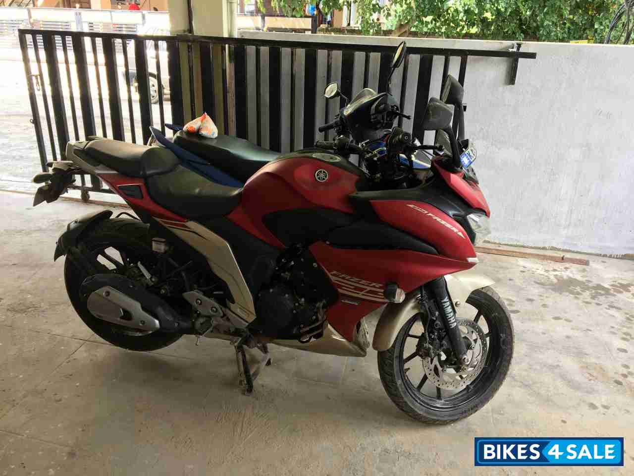 Red Mat Finish Yamaha Fazer 25