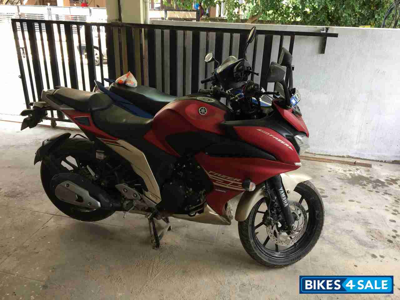 Red Mat Finish Yamaha Fazer 25