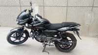 Black Bajaj Pulsar 150 Twin Disc