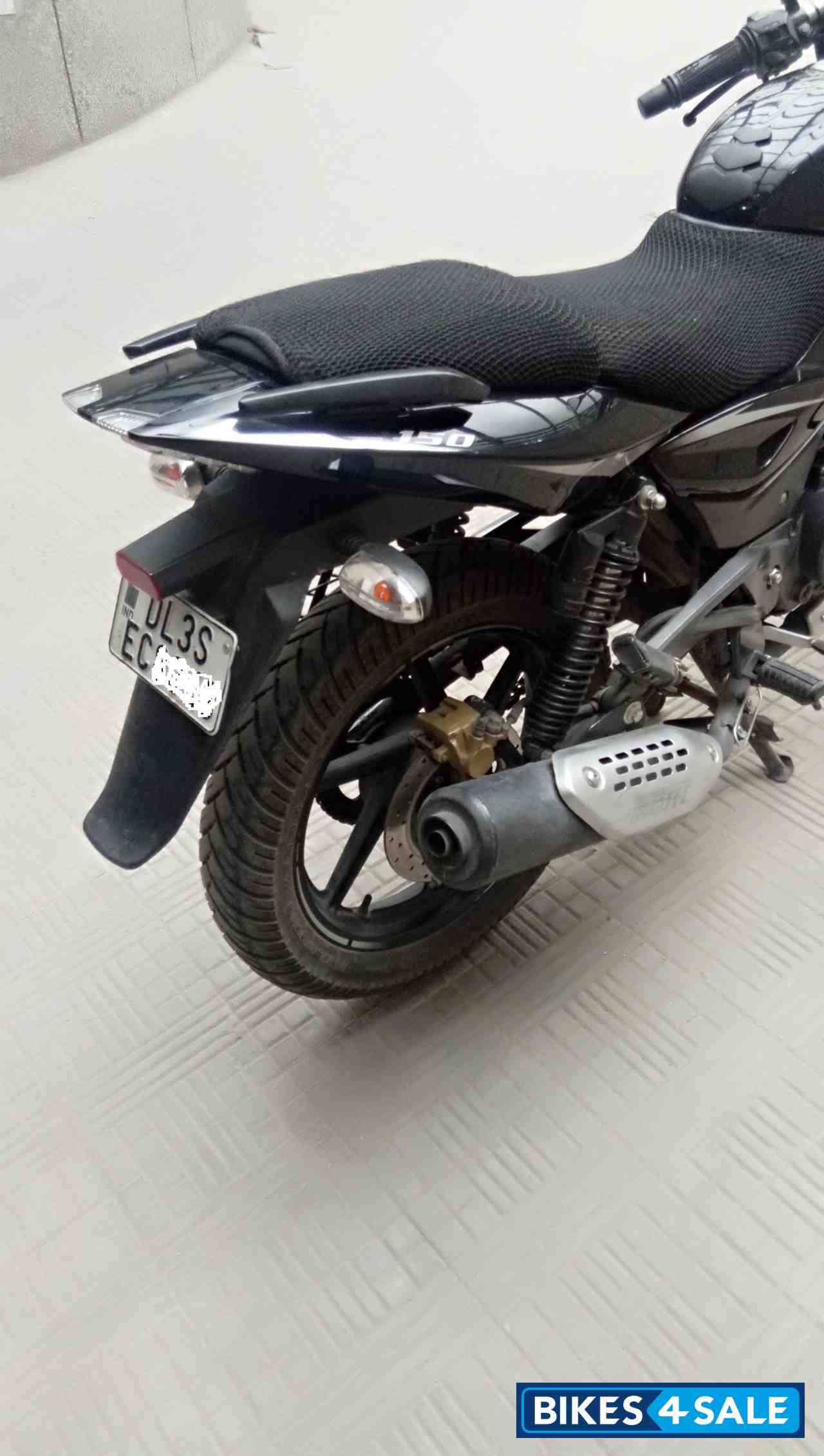 Black Bajaj Pulsar 150 Twin Disc Black Bajaj Pulsar 150 Twin Disc