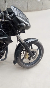 Black Bajaj Pulsar 150 Twin Disc