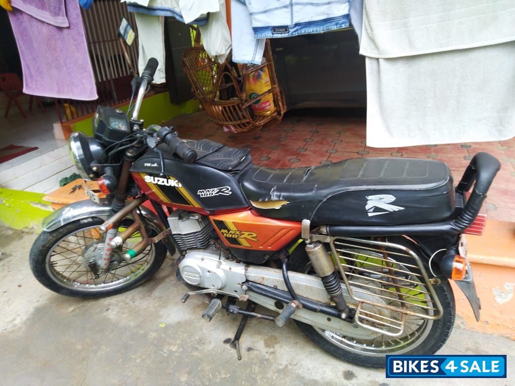 Suzuki MAX 100R